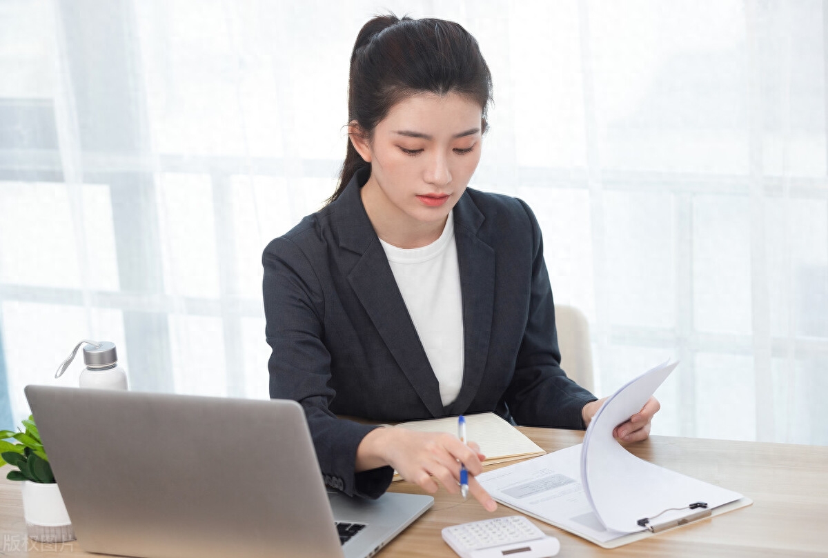 PDF怎么轉Word，兩個技巧三個步驟，10秒搞定上百份文件