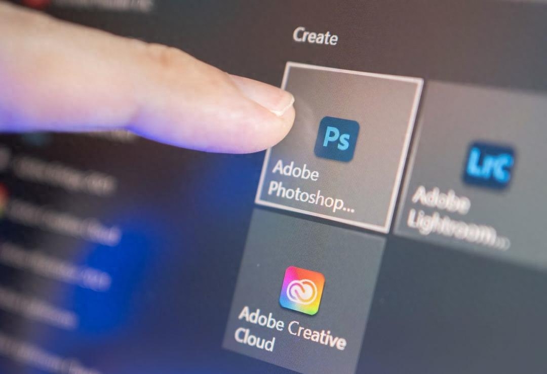 Adobe Photoshop將推出全新AI生成式填色功能！一鍵創造花海